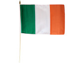 Flagge Stoff Irland 30 x 45cm, an Holzstab 60cm