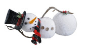 Schneemann mit Zylinder liegend, 3 Kugeln, 35cm