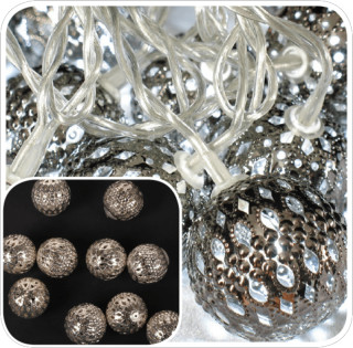 Metallbälle Ornament silber 20 Stück, Ø 2,5cm, als Lichterketten-Deko / Streuer