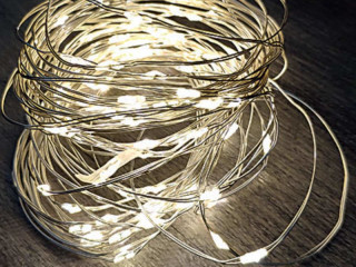 Fadenlichterkette Batterie oder USB, warmweiss, 100 LEDs 9.9m, Kabel silber
